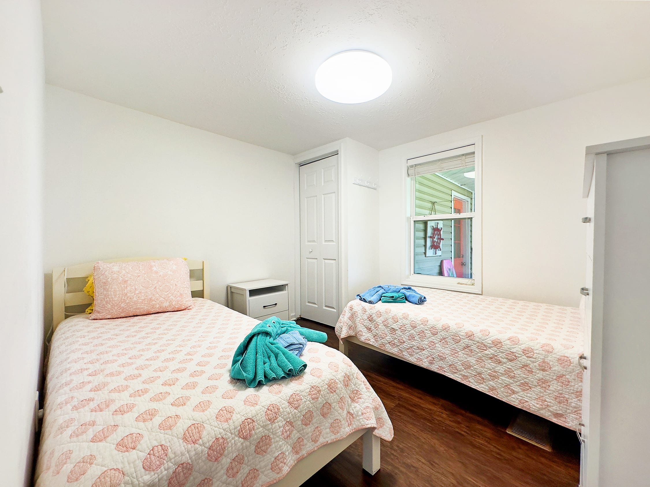 Bedroom #4 - (2) Twin Beds