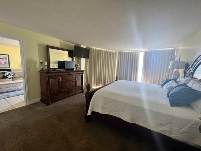 MasterBedroom Ocean Side