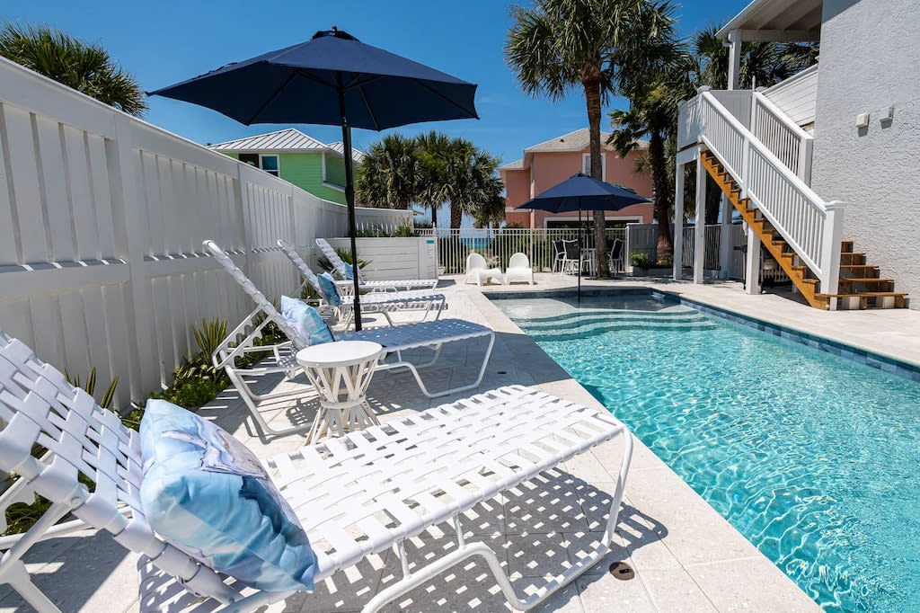 The palms private pool