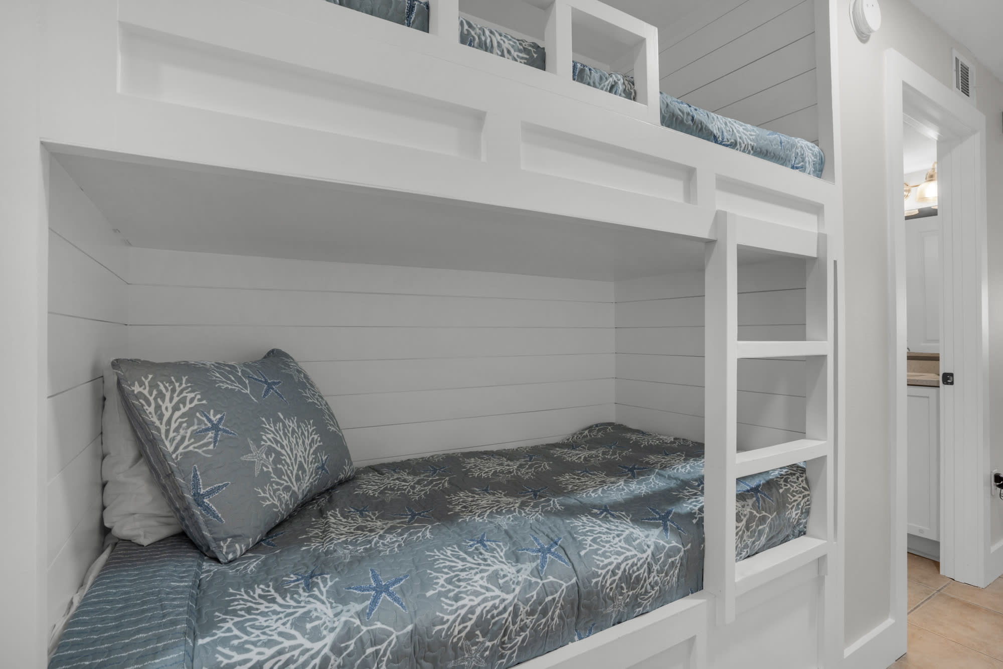 Children bunks in Hallway