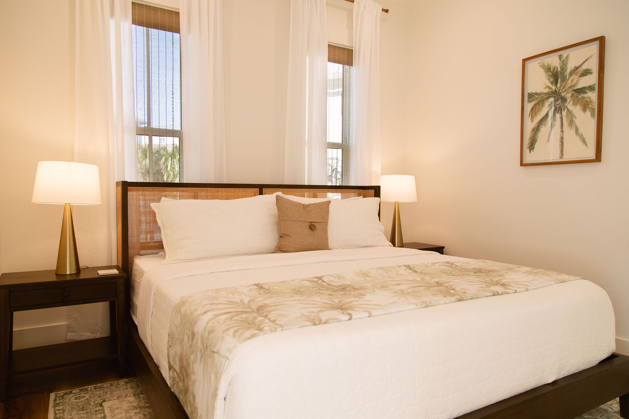 Luxurious King bedroom with 800 threadcount bedding.