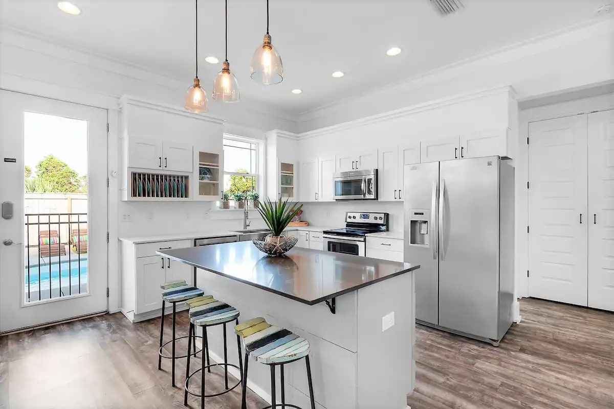 Freestyle-11 pool is conveniently located off the kitchen...making outdoor dining a breeze!