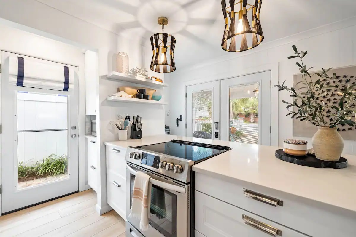 Open kitchen, side door to the outdoor shower 