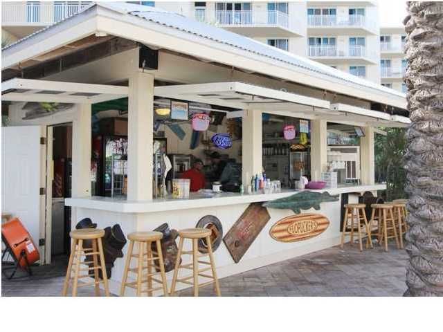 onsite local restaurant Fudpuckers at the pool.