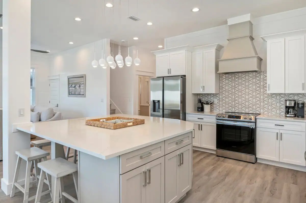 Ovation-12 Create lasting memories in Ovation, where you can enjoy designer-grade coastal comfort