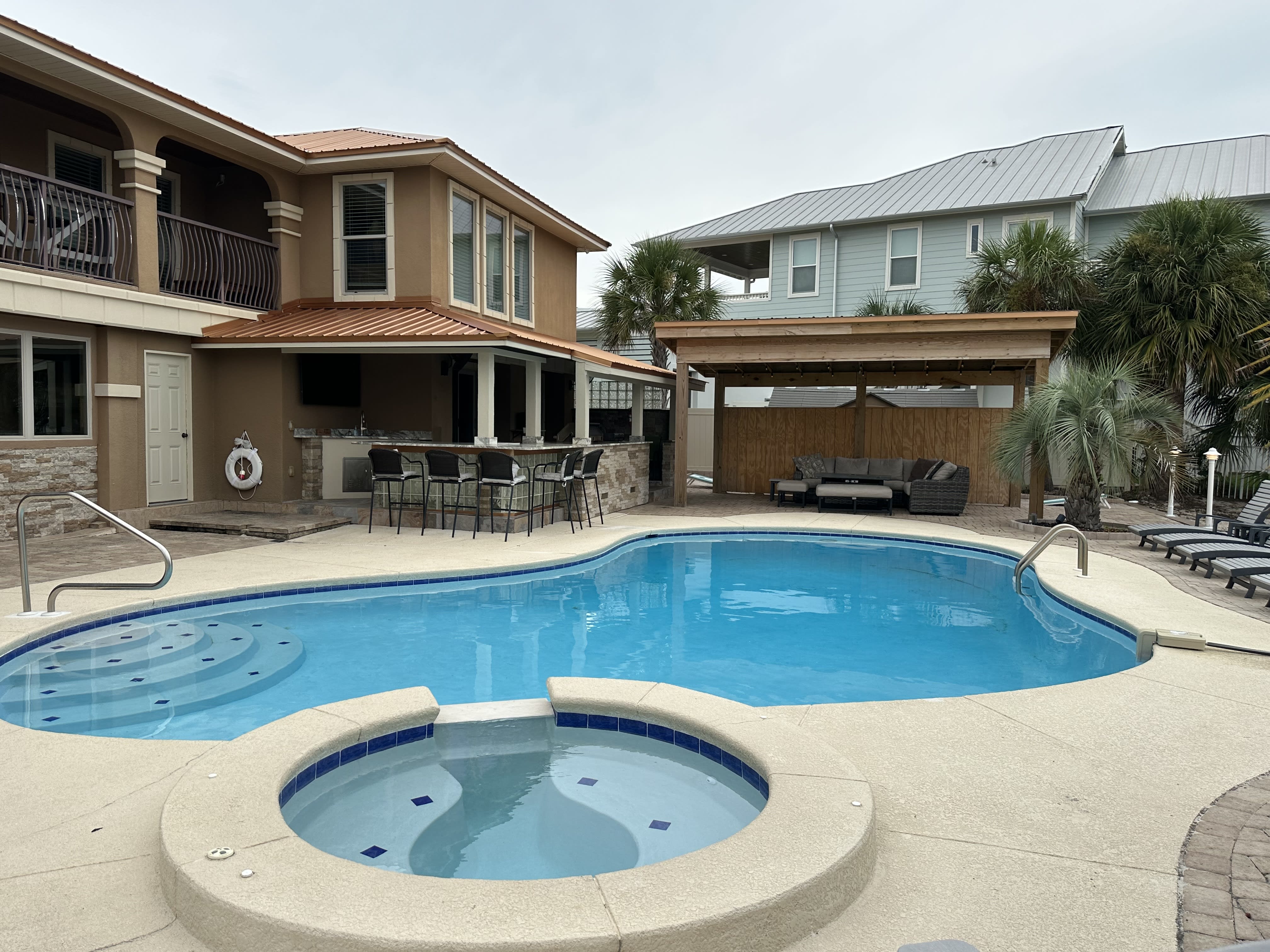 View of (re-modelled Pool) + (Recently Added) Poolside Kitchen/Bar &amp; Pergola!!! 