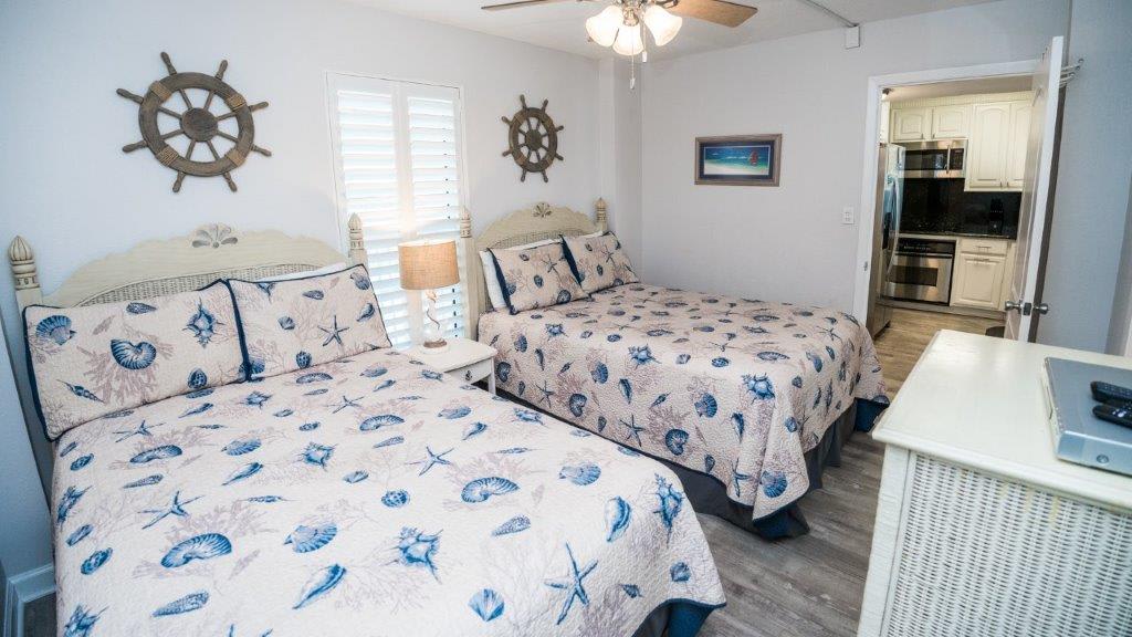 2nd Bedroom with 2 Full Beds