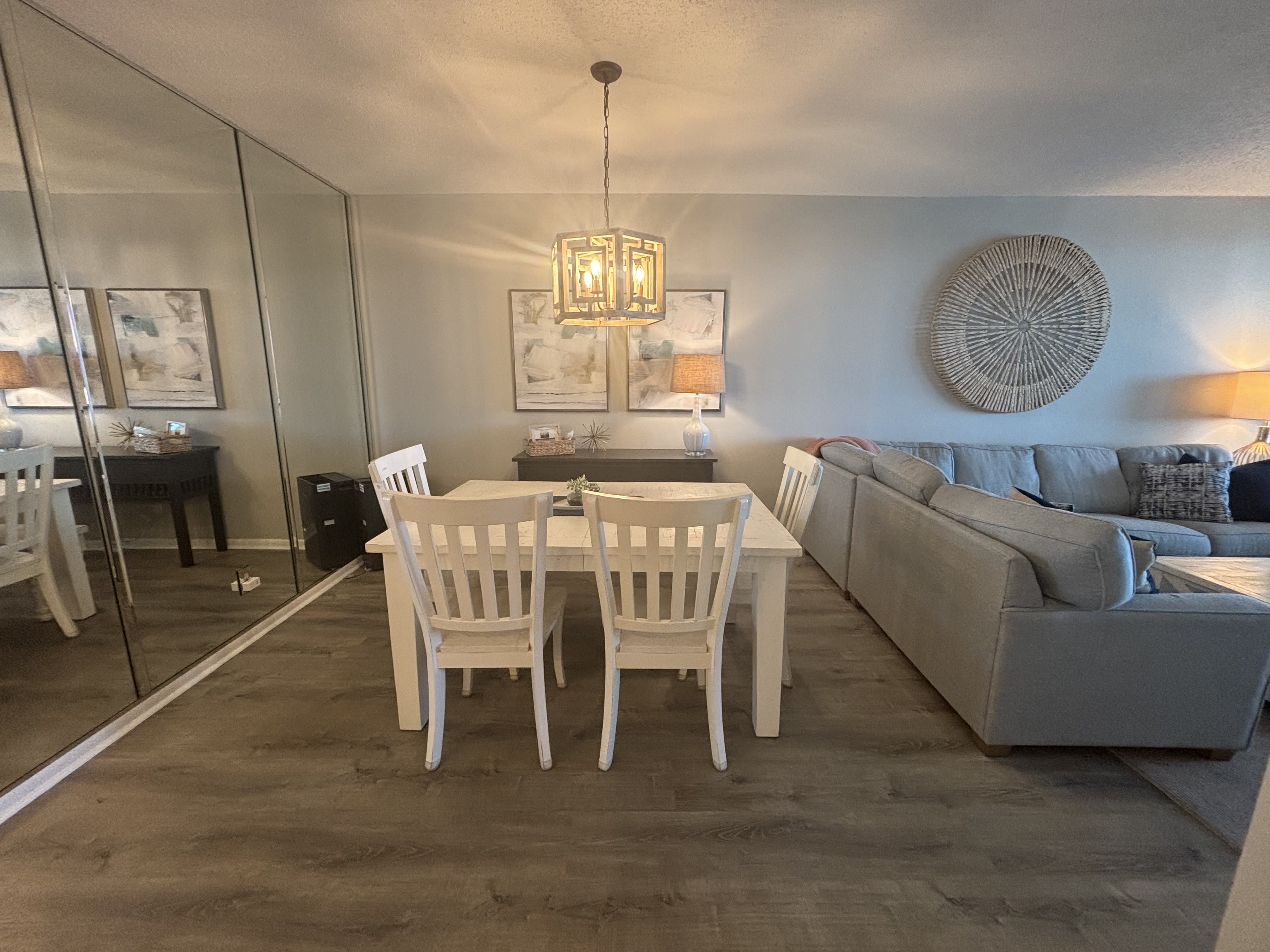 Table for 6 plus 2 at the snack bar.