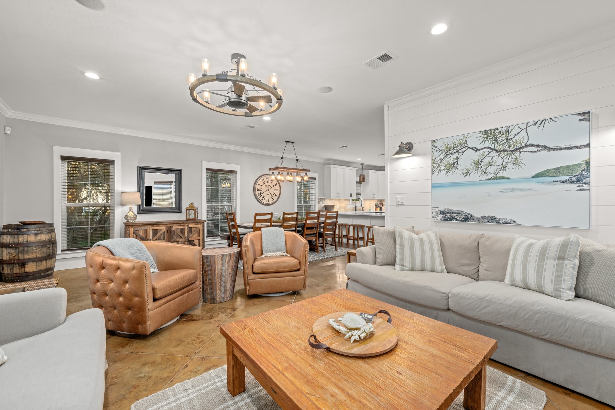 Open Floor Plan to spread out!