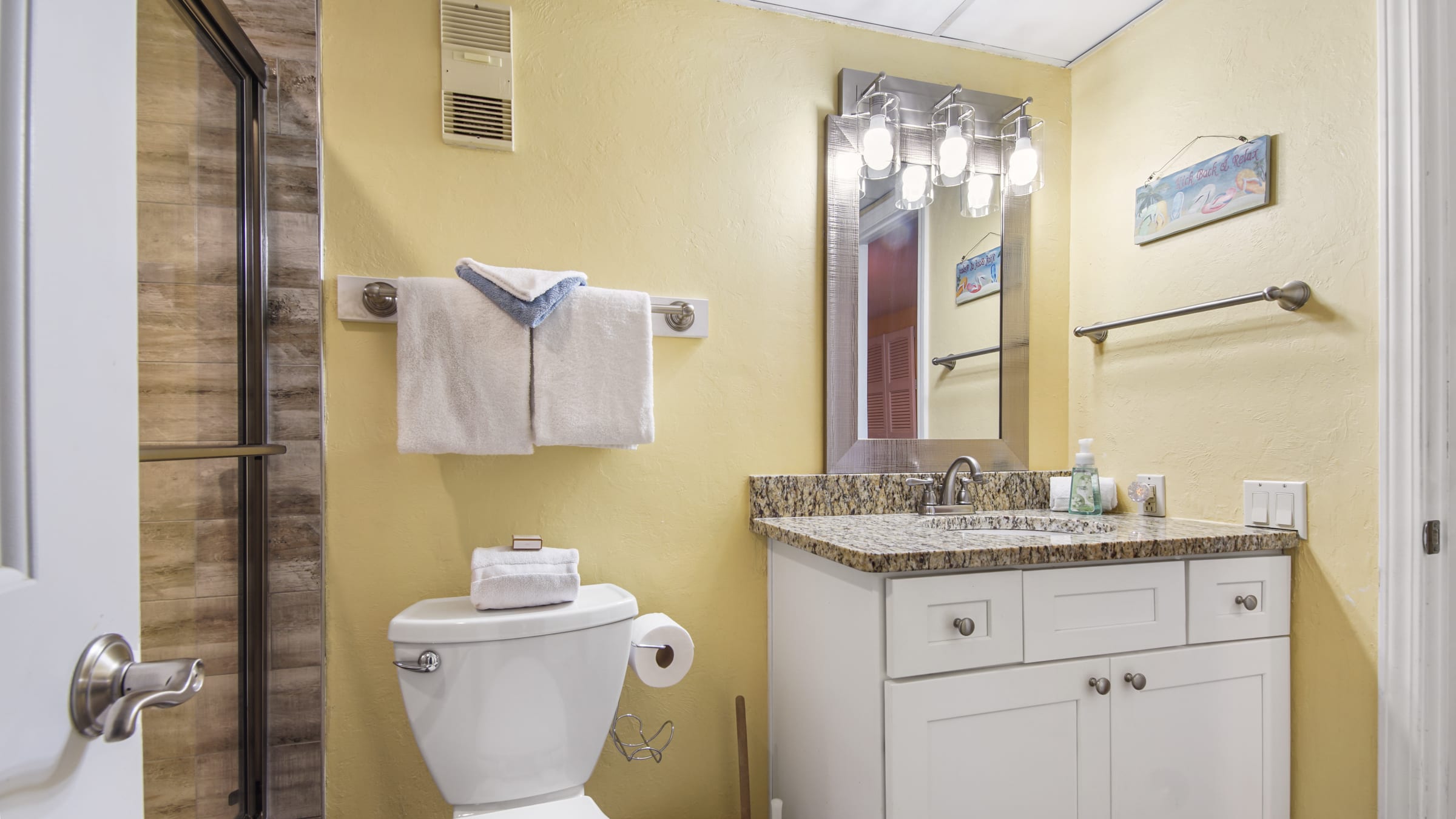 Hallway Bathroom with tub Hallway Bathroom with tub