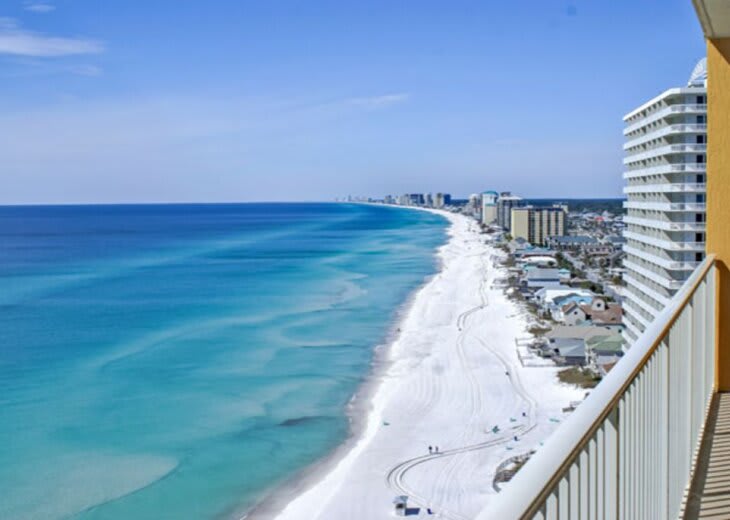 WOW! TREASURE ISLAND LARGE PRIVATE BALCONY!_1