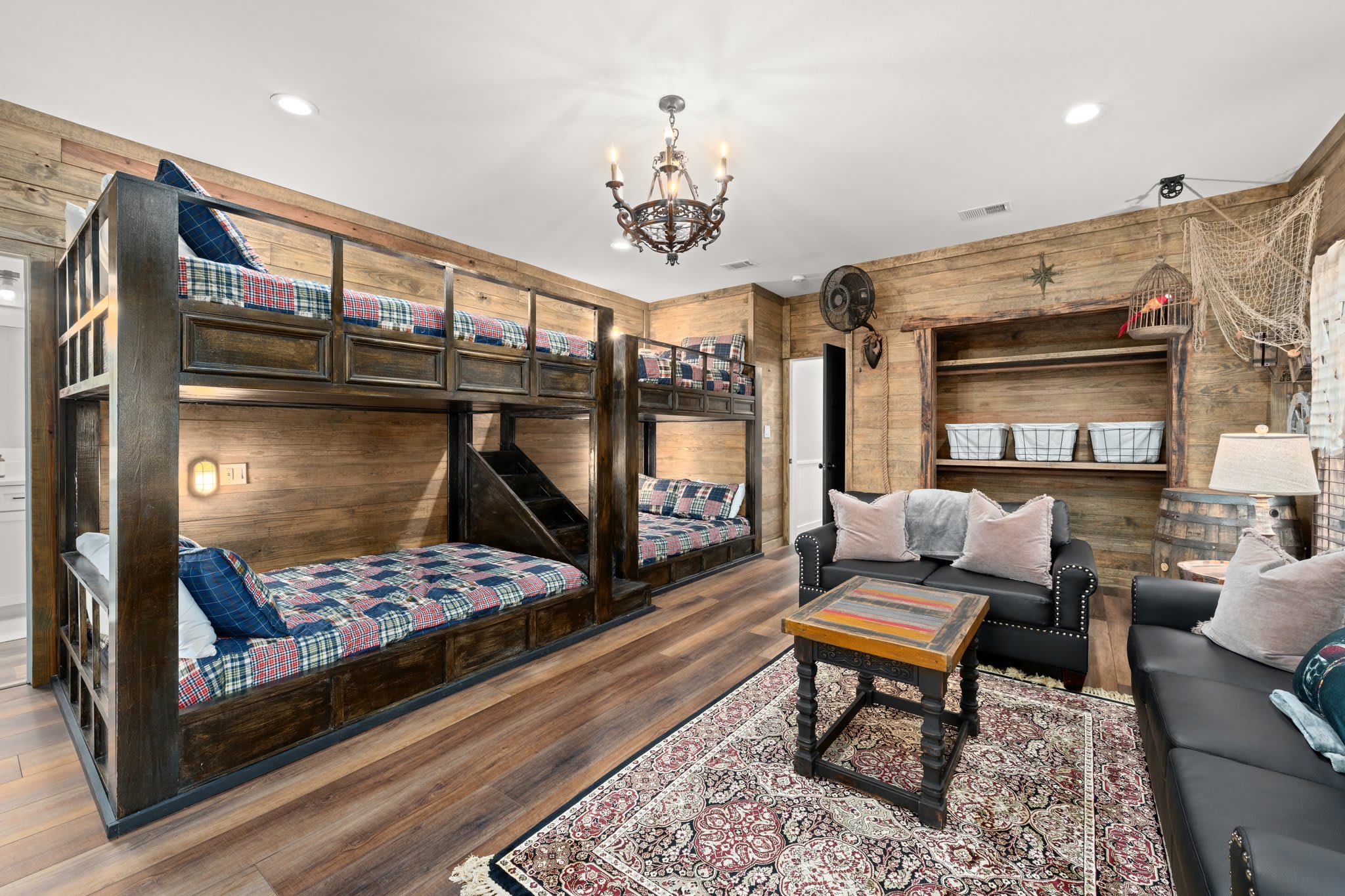 2 Queen Bunks, 2 Full Bunks. Don't get in a sword fight to stay in here!