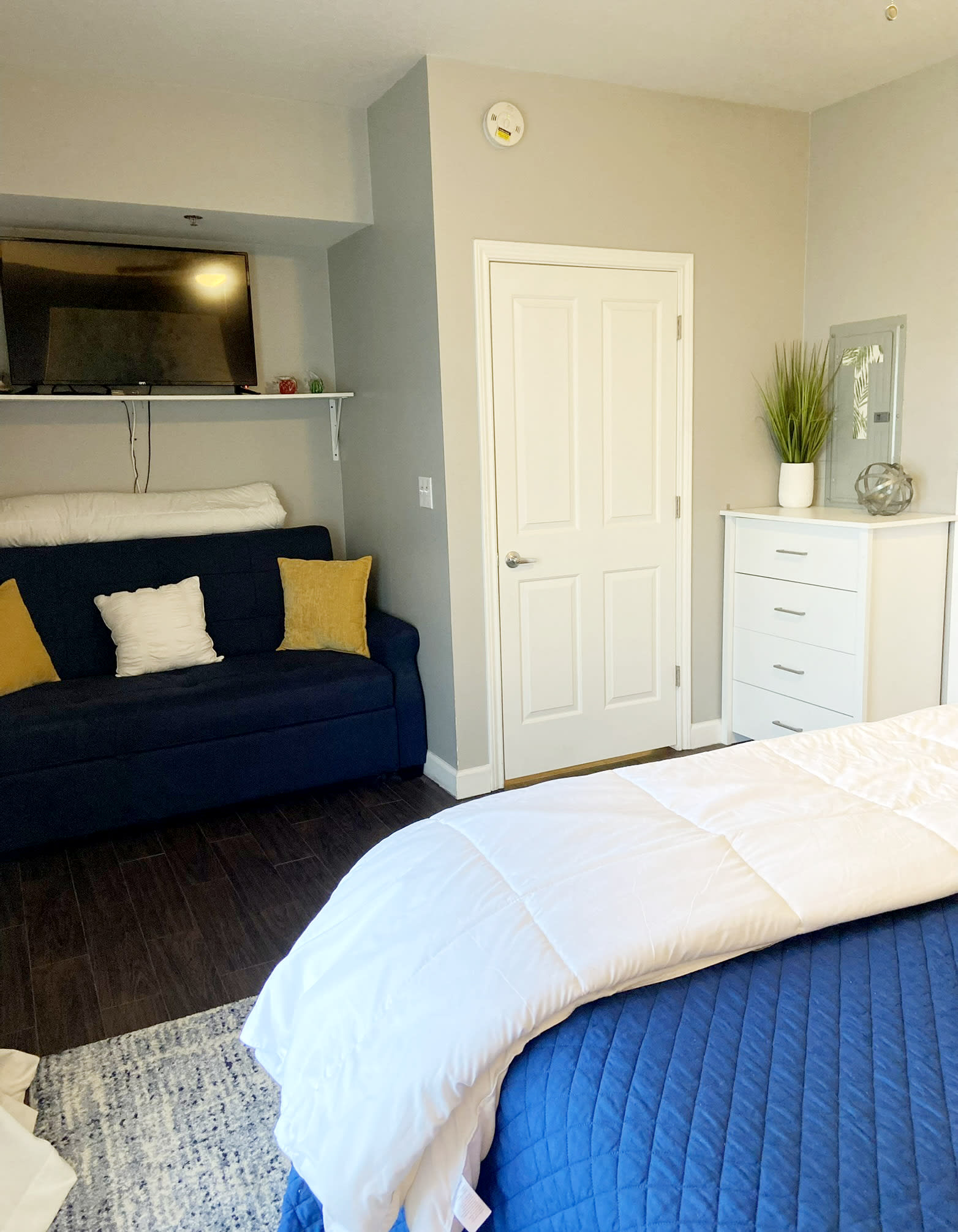 Master Suite with King Bed