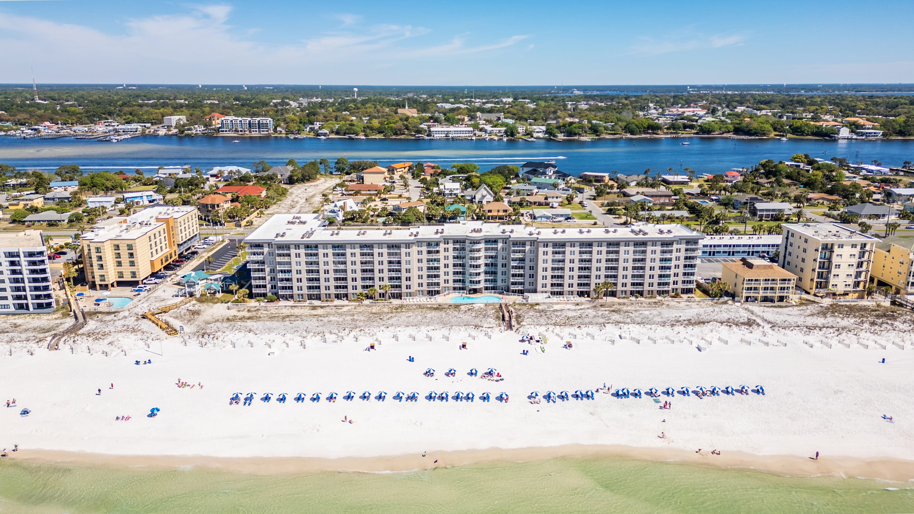 The owners pay for guests to have a FREE beach service package