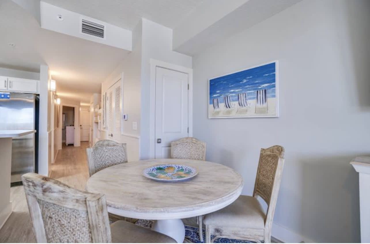 Eat in Kitchen Table 