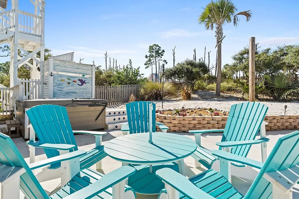 Lots of High Quality Outdoor Furniture