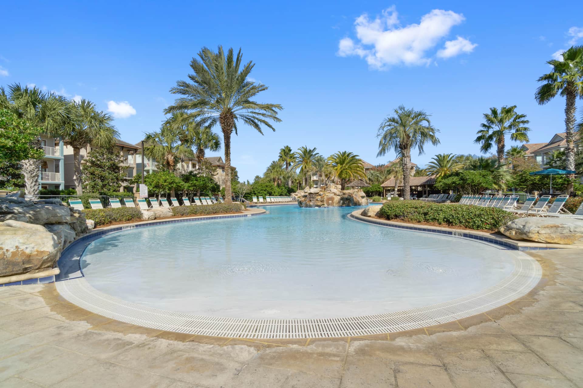 Resort style pool with zero entry