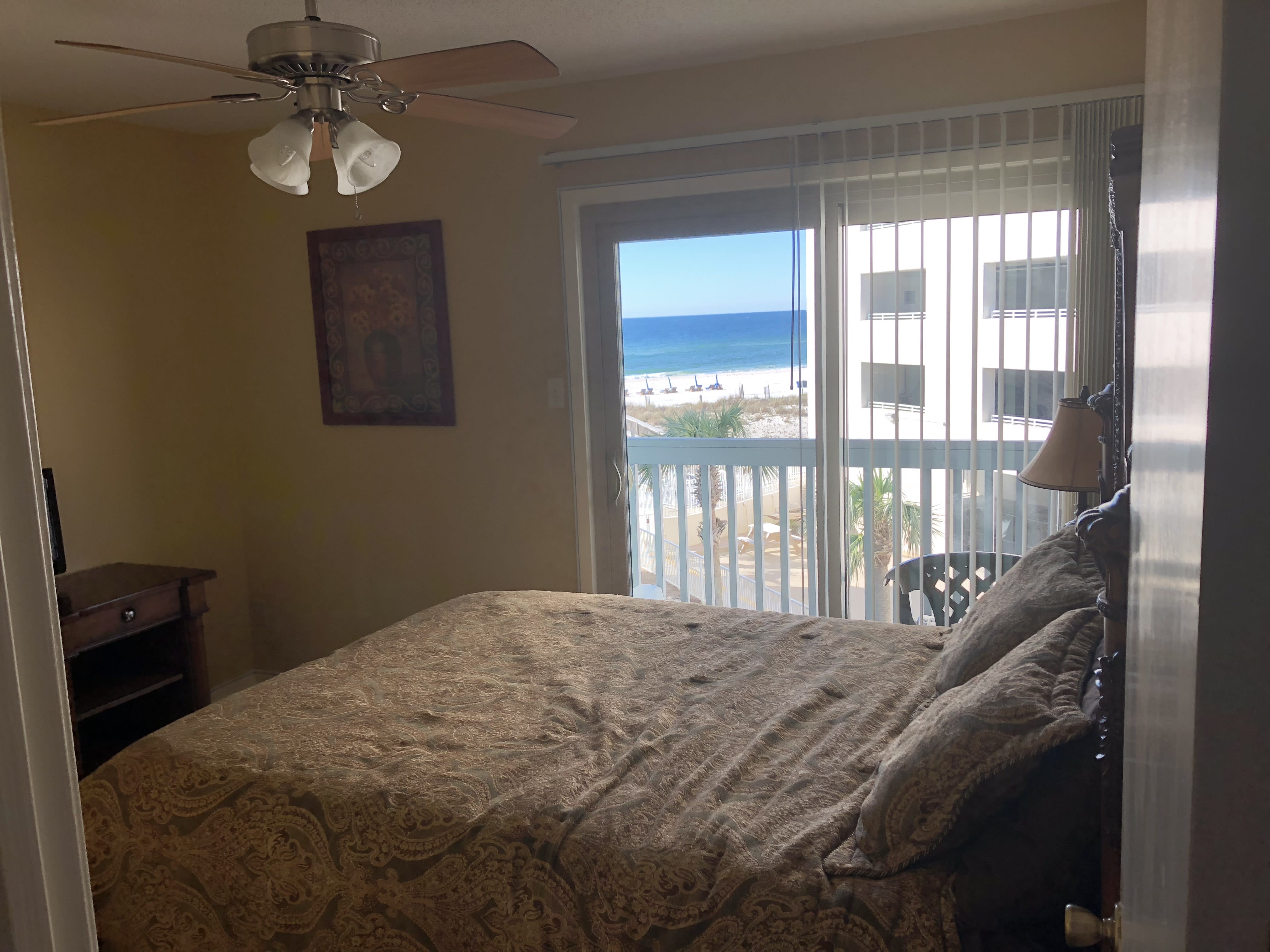 Queen bedroom downstairs