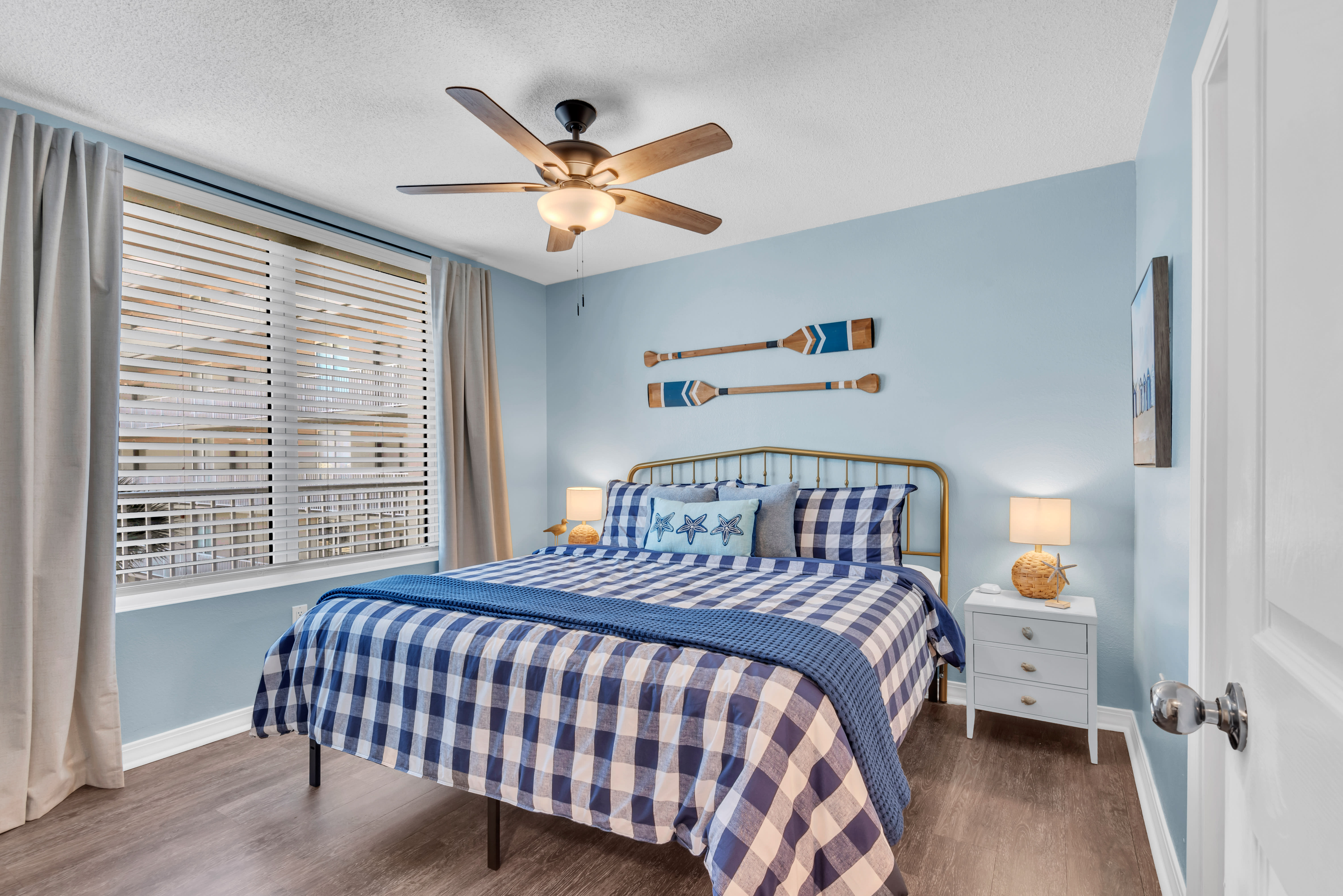 King bed, private bathroom and smart TV