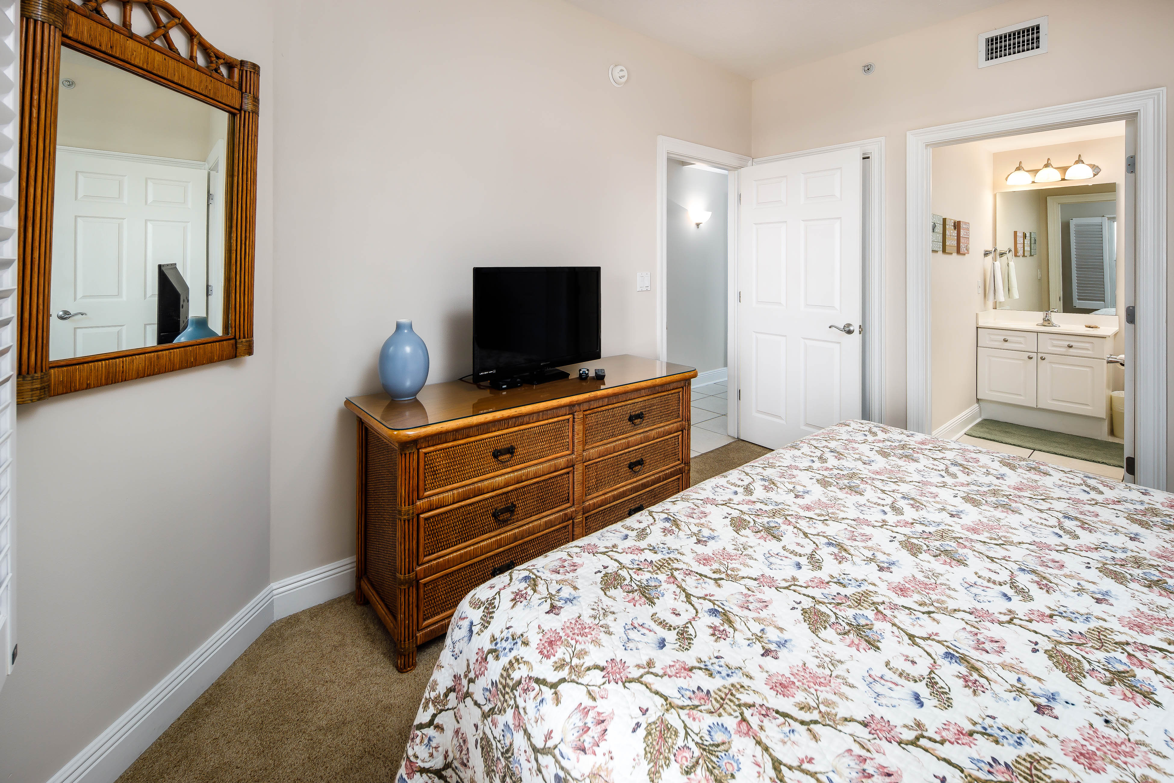 Second master with king bed