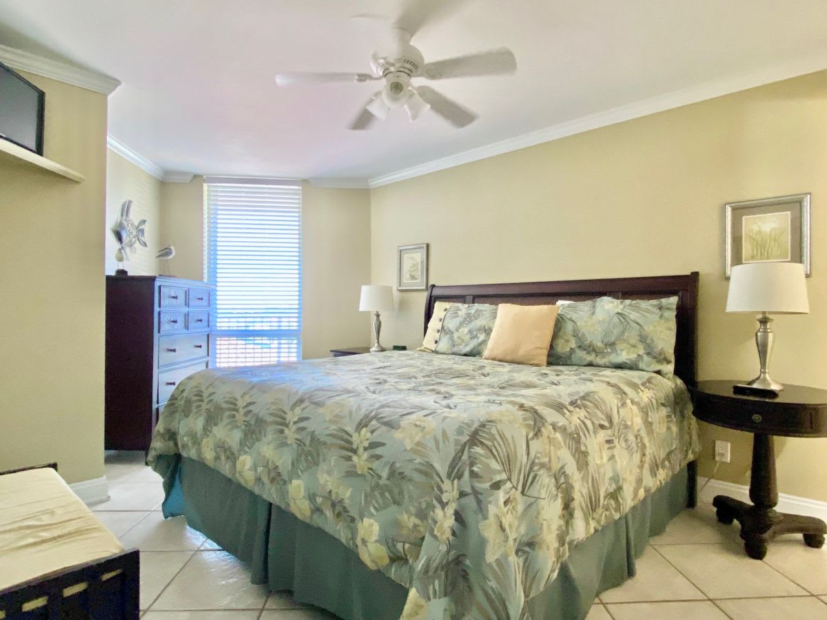 Bedroom with King Bed and HDTV