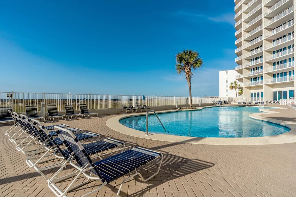 Welcome to the Lighthouse condos