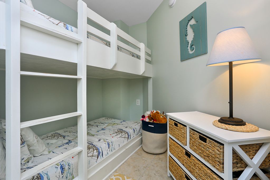 bunk room featuring 2 twin size beds.