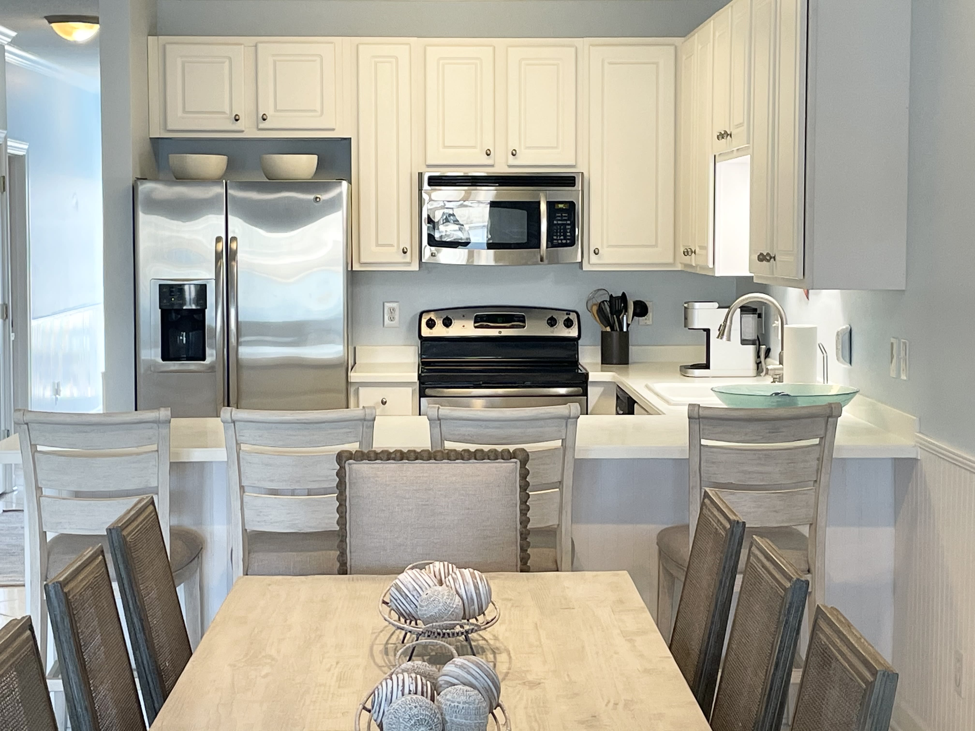 DINING, COUNTER EAT-IN BAR &amp; KITCHEN 