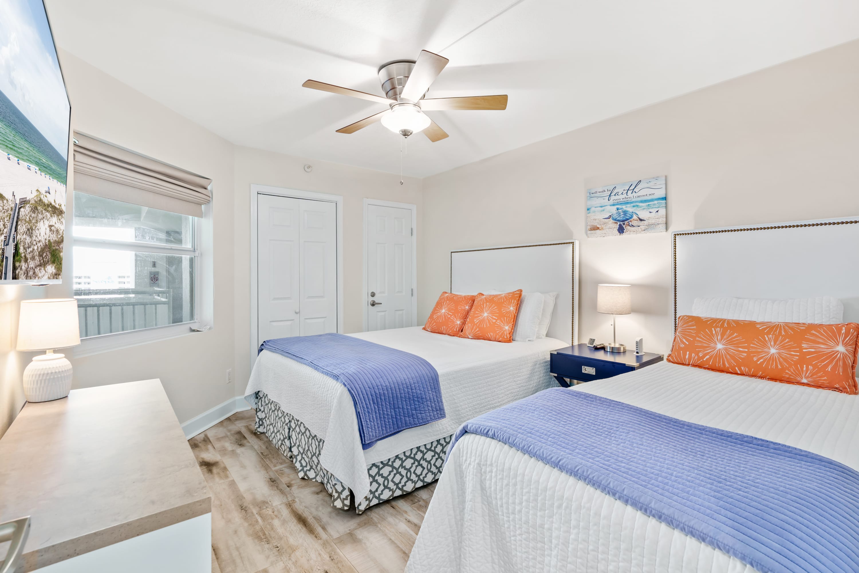 Secondary bedroom (Queen/Twin)