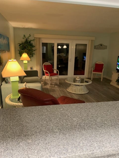 kitchen bar to living room