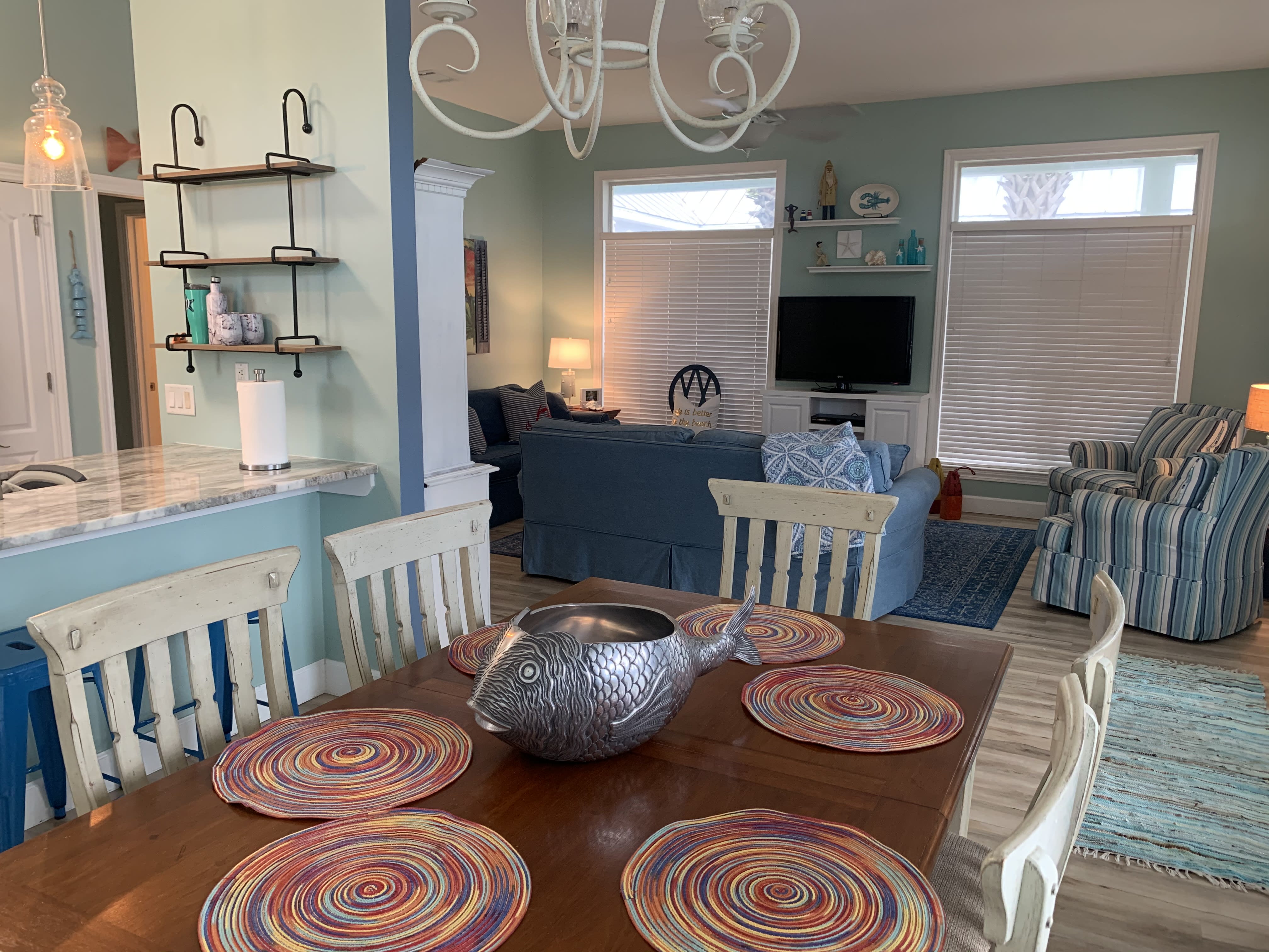 Open floor plan and lots of windows to let in that Florida sunshine!