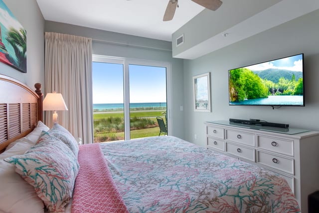Master Bedroom King Bed Facing Beach