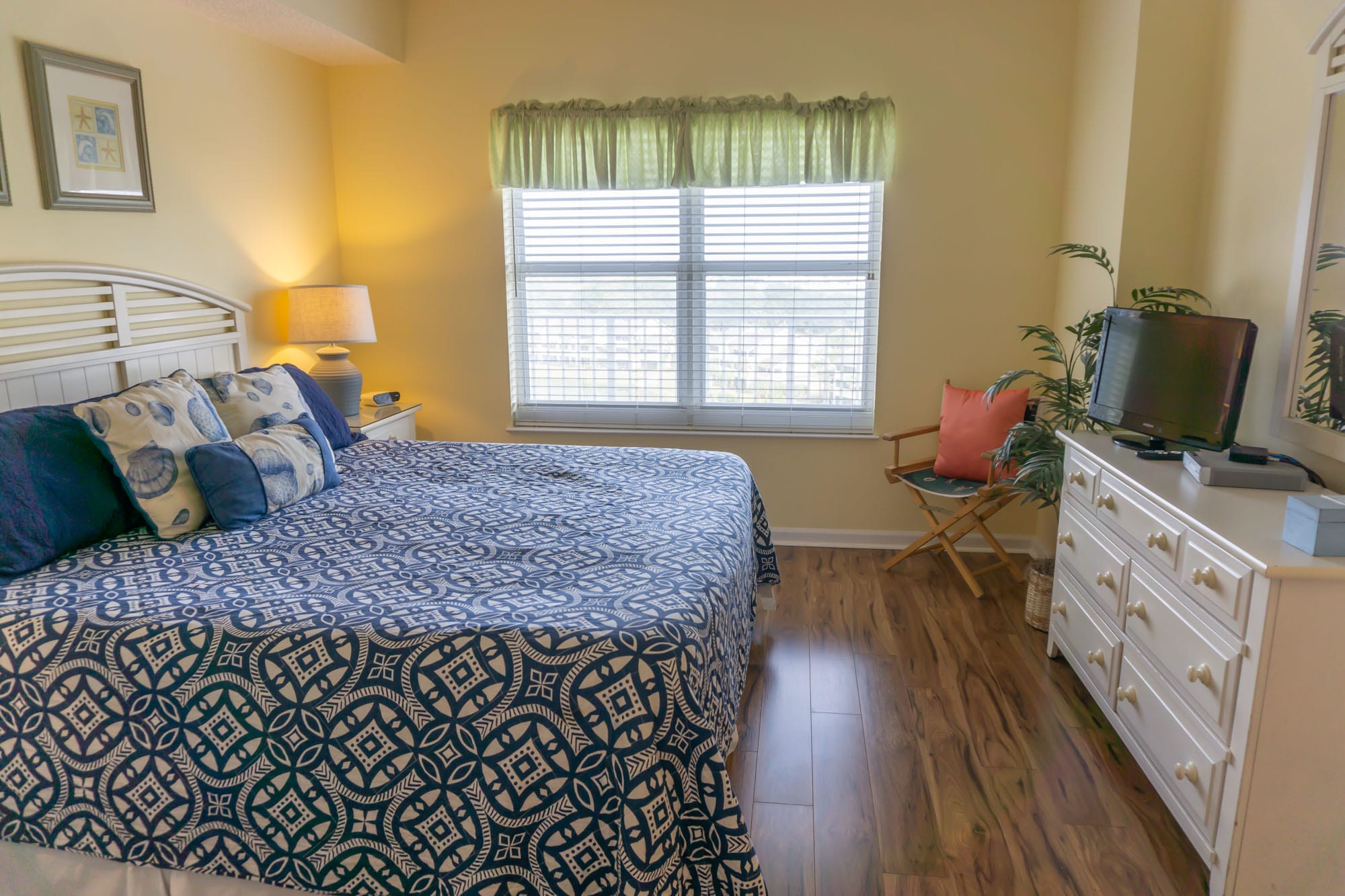 beautiful King Suite, all new linens bedding in 2022 beautiful King Suite, all new linens bedding in 2022