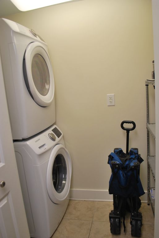 brand new full size washer/dryer and beach cart.