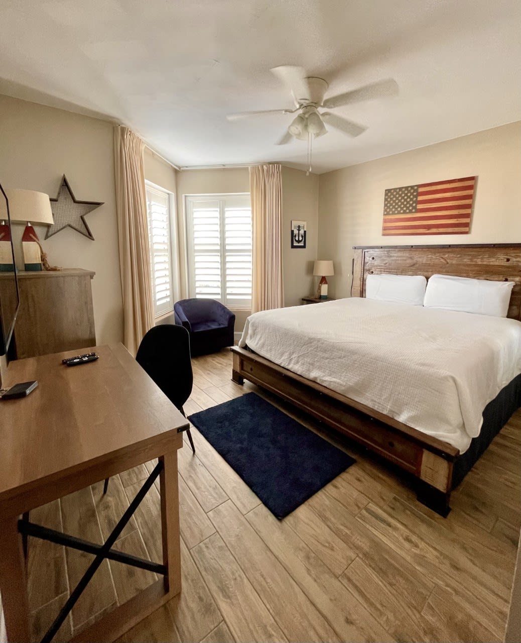 Secondary King suite