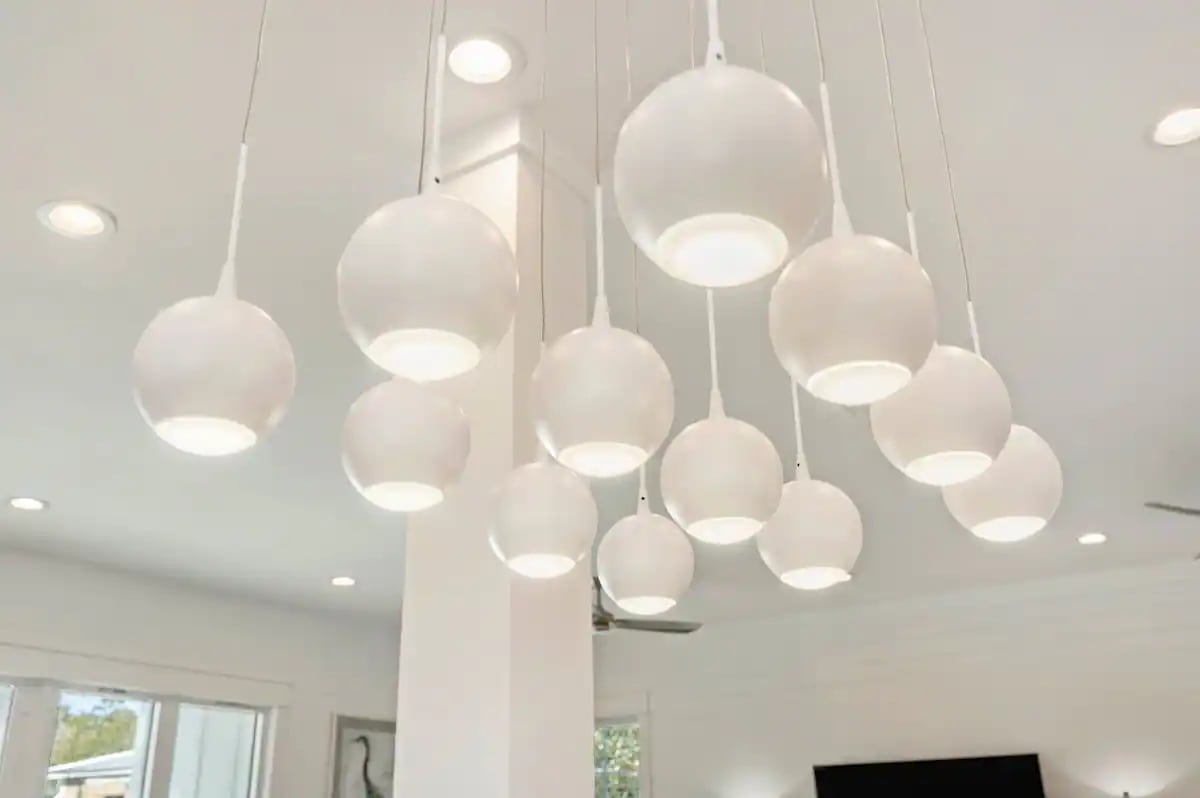 Ovation-15 Not a plain-Jane rental. Ovation features designer upgrades throughout.