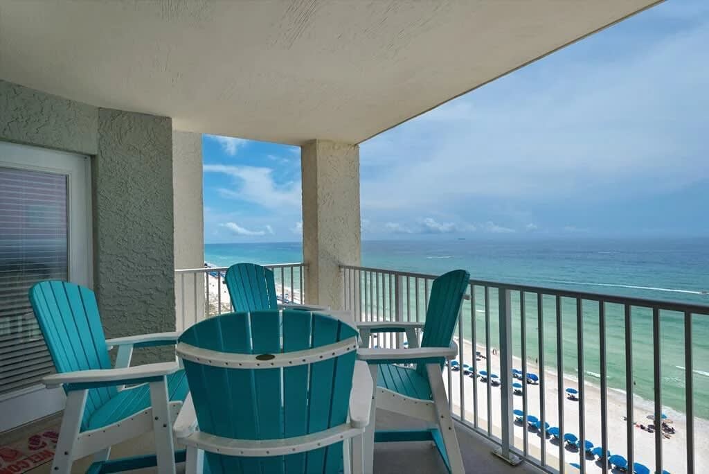 Balcony with seating arrangement