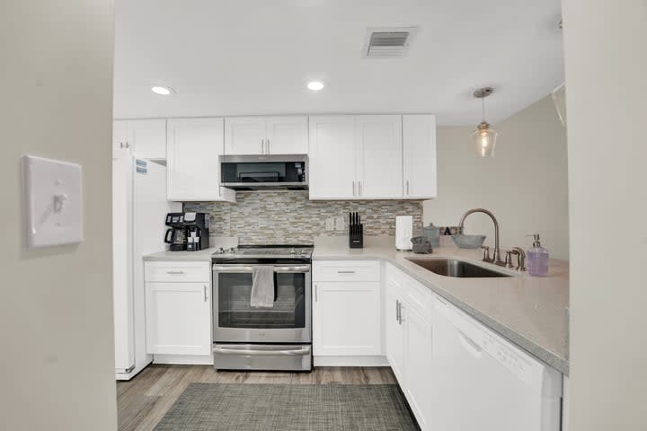 Kitchen entrance from hallway.