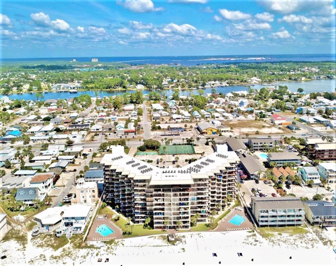 Aerial view of Pelican Walk Resort 
