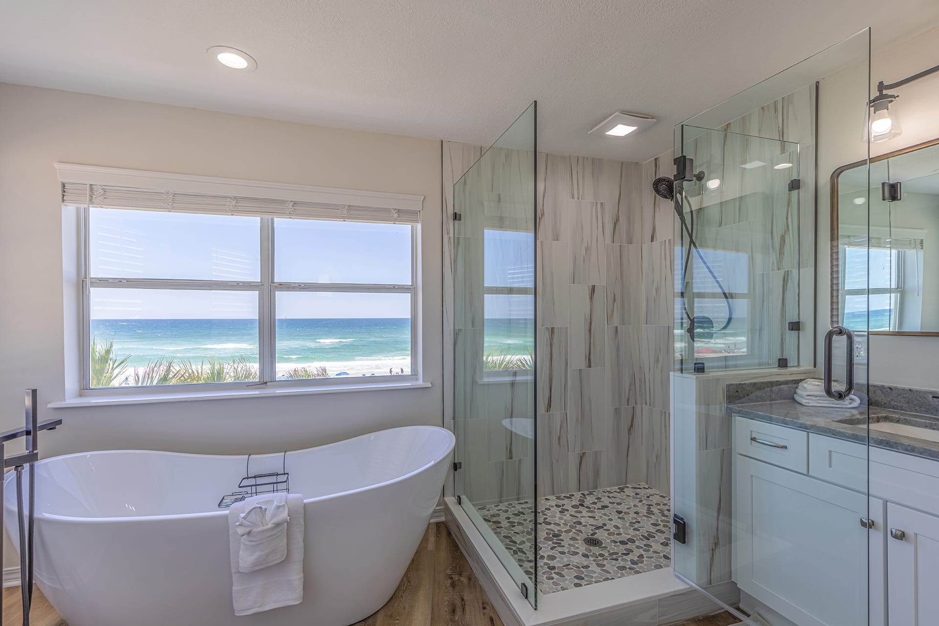 Primary suite bathroom 