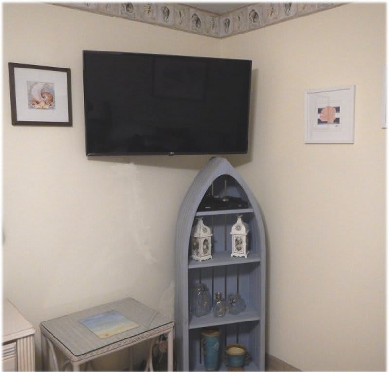 43" wall mounted TV in bedroom