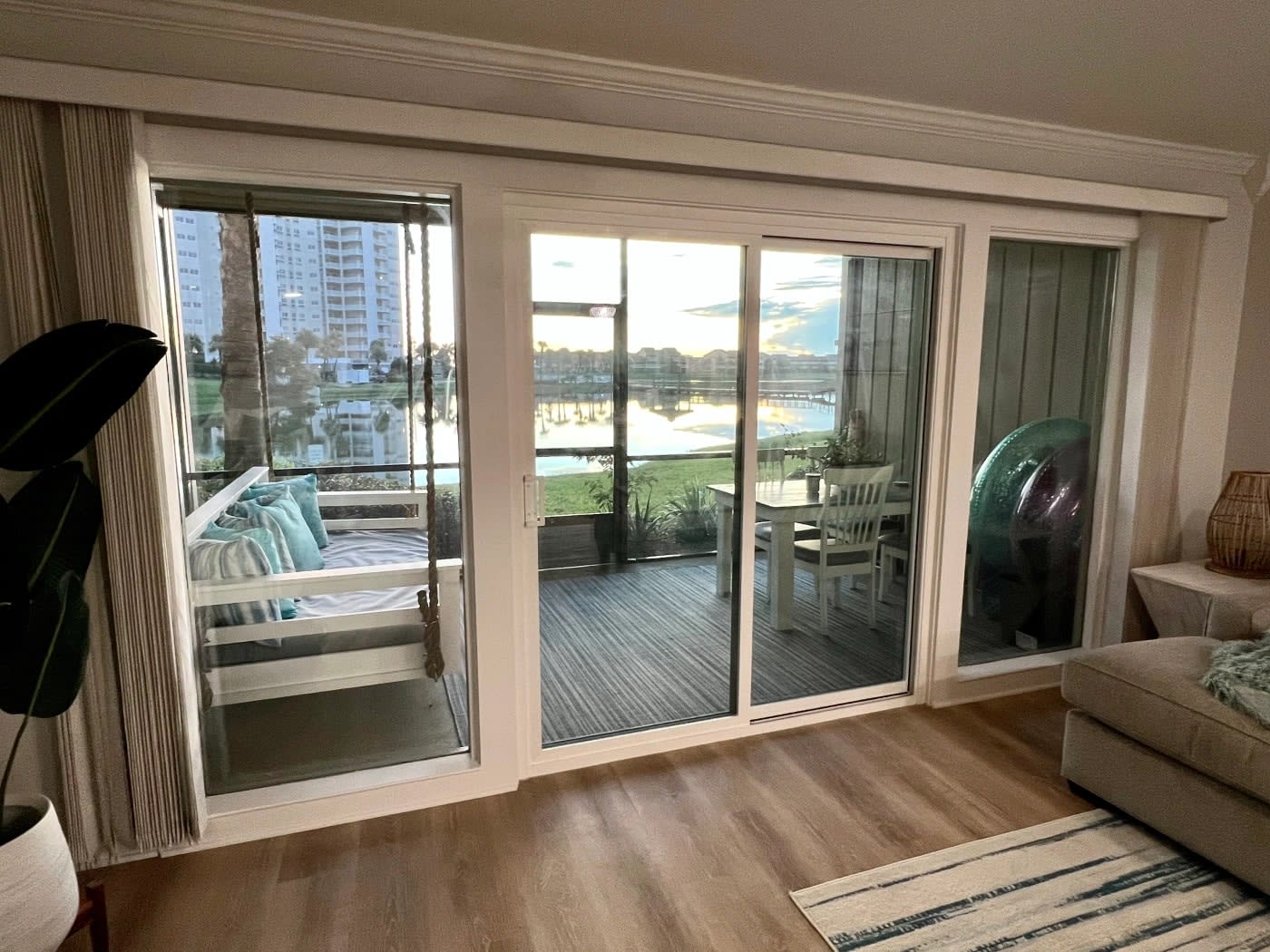 Screened-in Patio with View of Stewart Lake