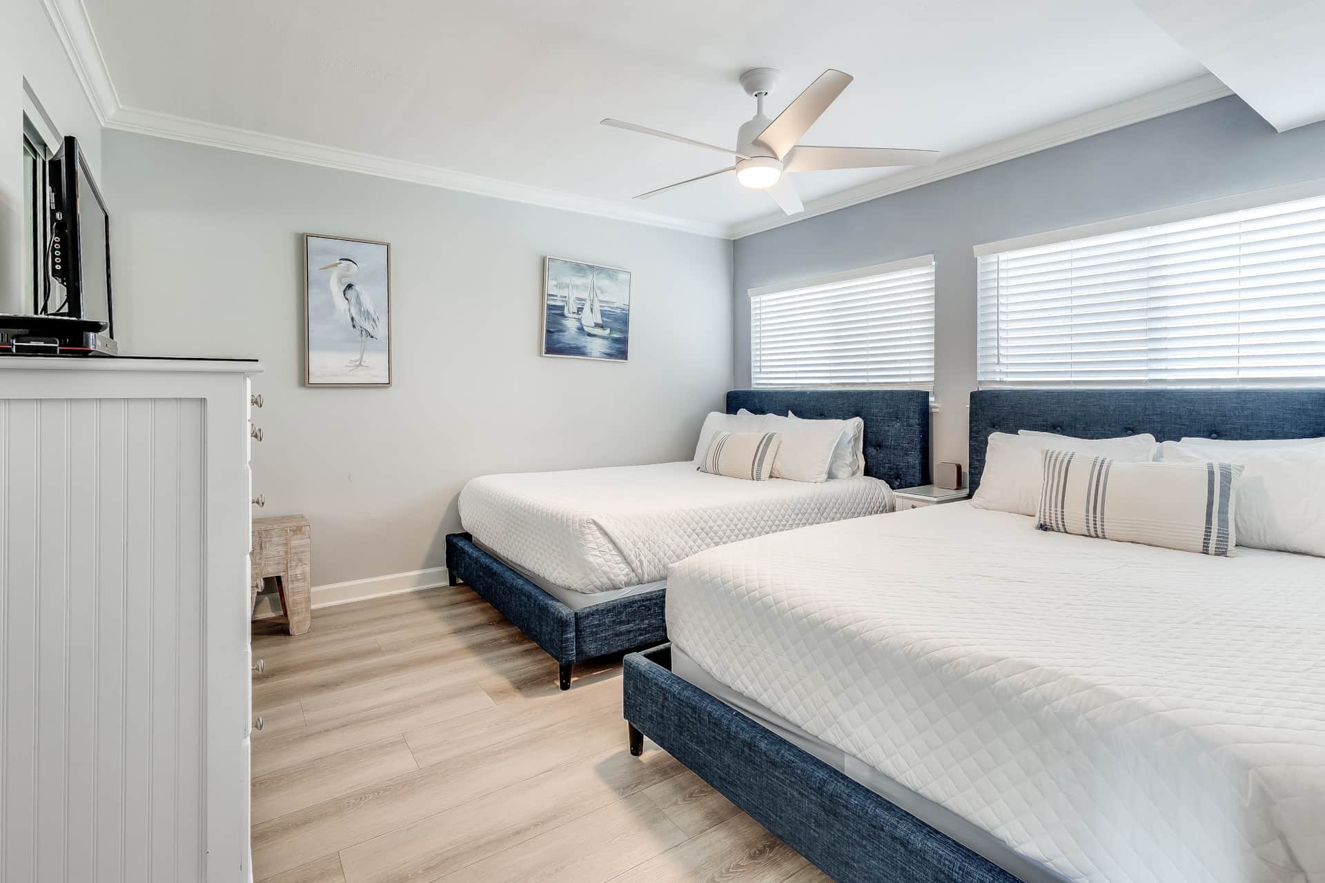 Guest suite with 2 Queen beds and full bath attached!