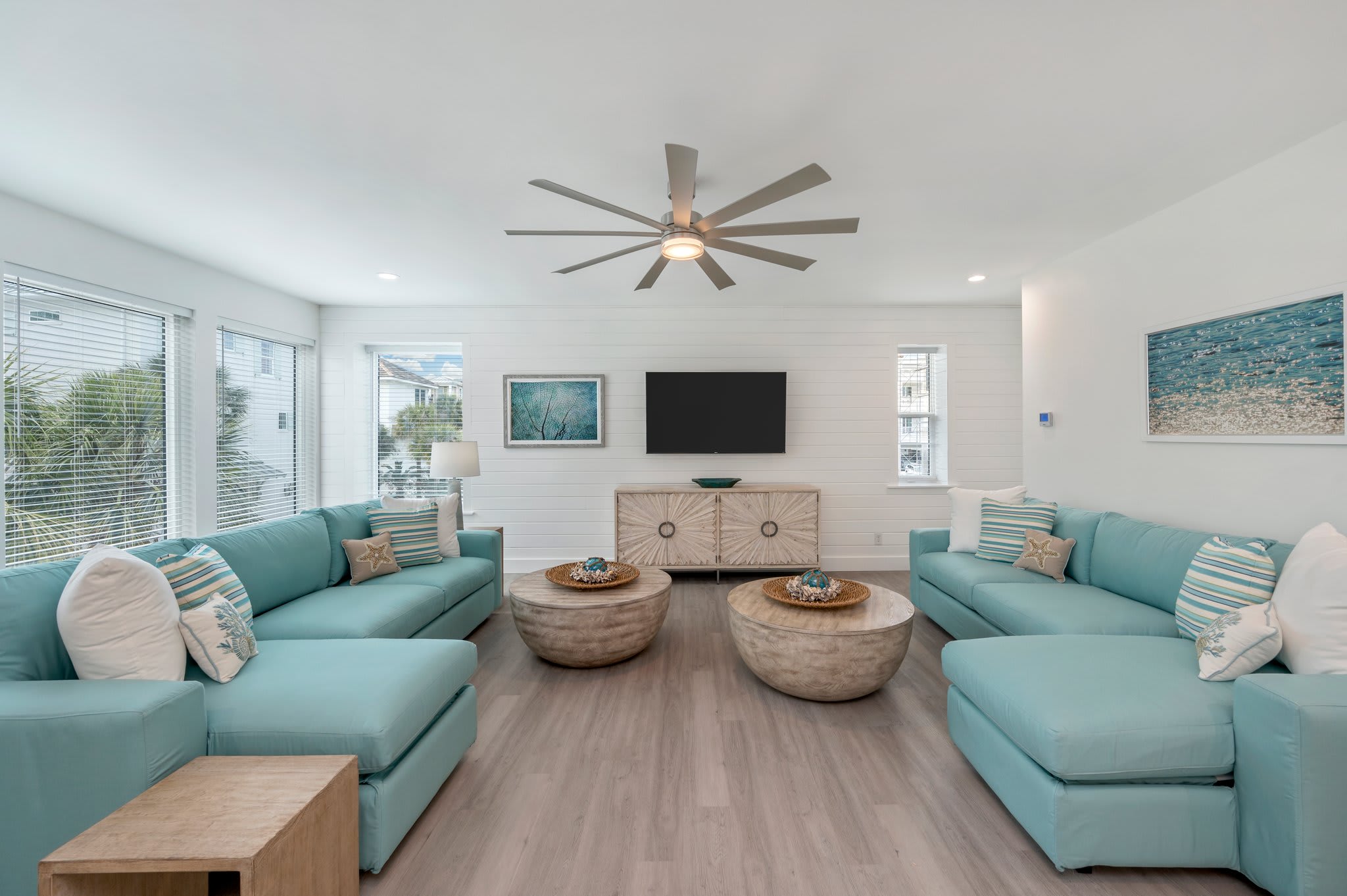 Sundial-10 Sitting area with Comfy Couch and TV