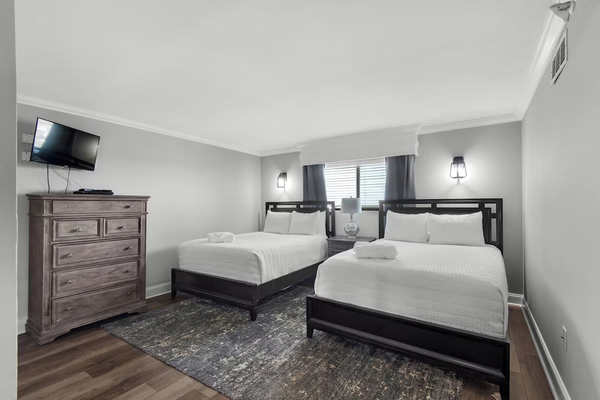 Guest Bedroom with 2 Queens