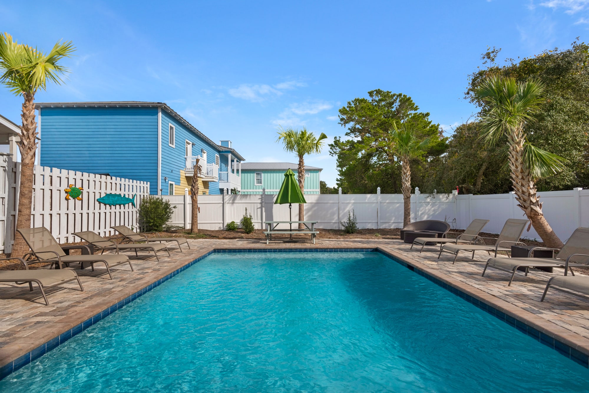 Large pool area with plenty of seating for everyone