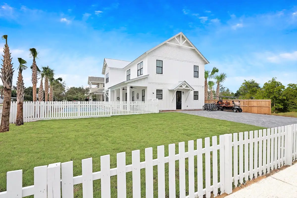 Sundance-7 Farmhouse chic and beach close!