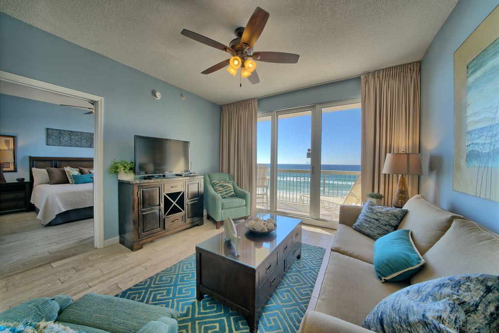 Great room with a great view!   Large HDTV, HDDVR and balcony access!