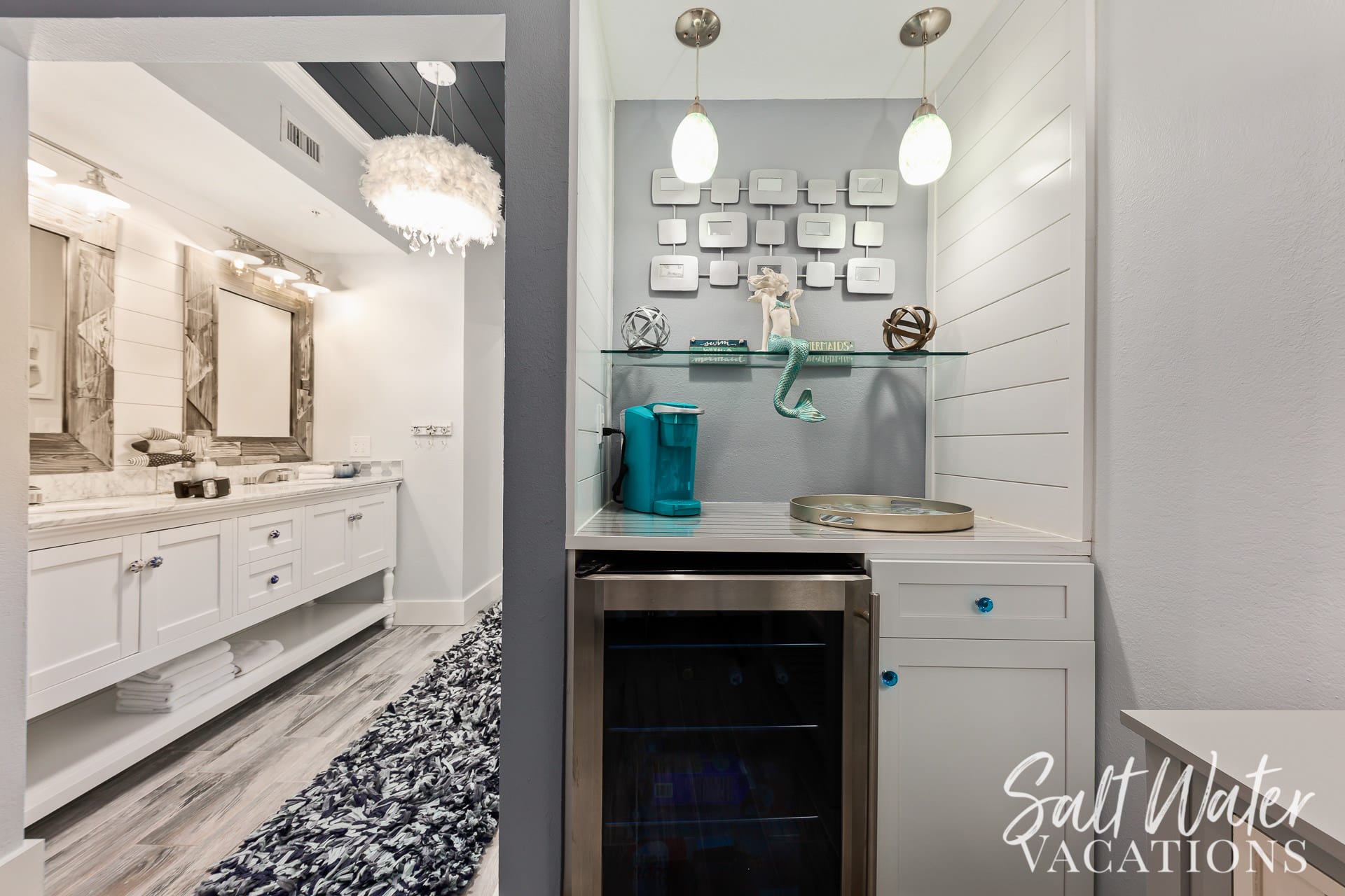 Master bedroom Frig ,K-cup &amp; microwave...no need to leave your room 