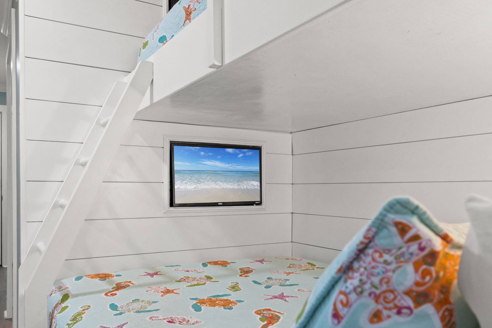 Perfect Kids retreat- Smart TV and comfy memory foam mattress